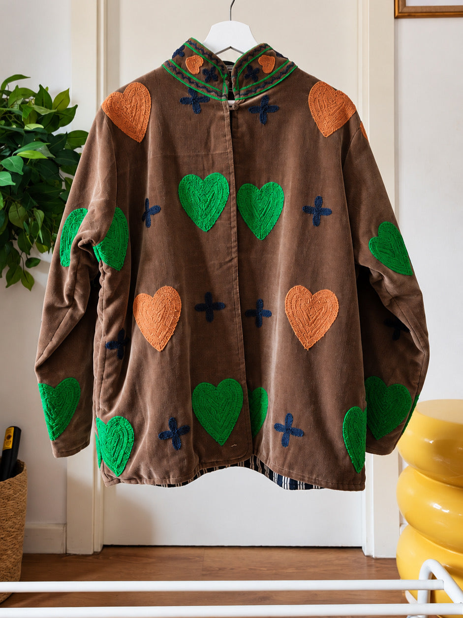 Chaqueta Chocolate Corazones.
