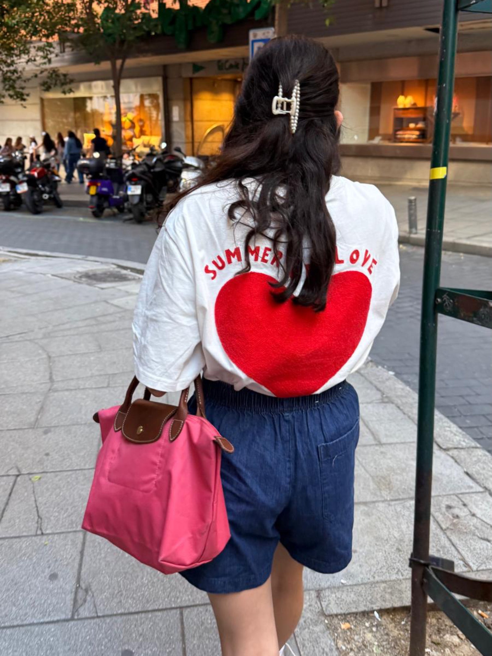Camiseta Corazón Bordado.